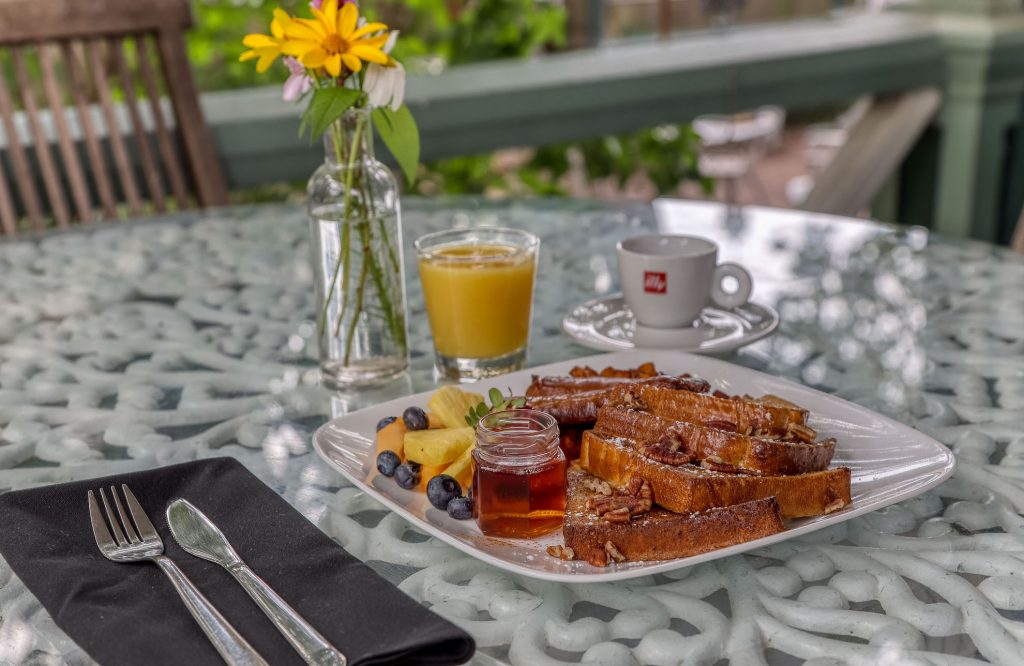 Daily Fresh Breakfast at The Hochelaga Inn